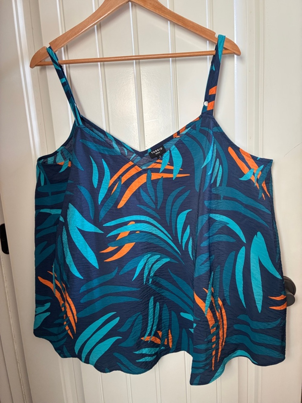 TORRID 2  SOPHIE Tropical Leaf Print V-Neck Cami with Teal Turquoise and Orange